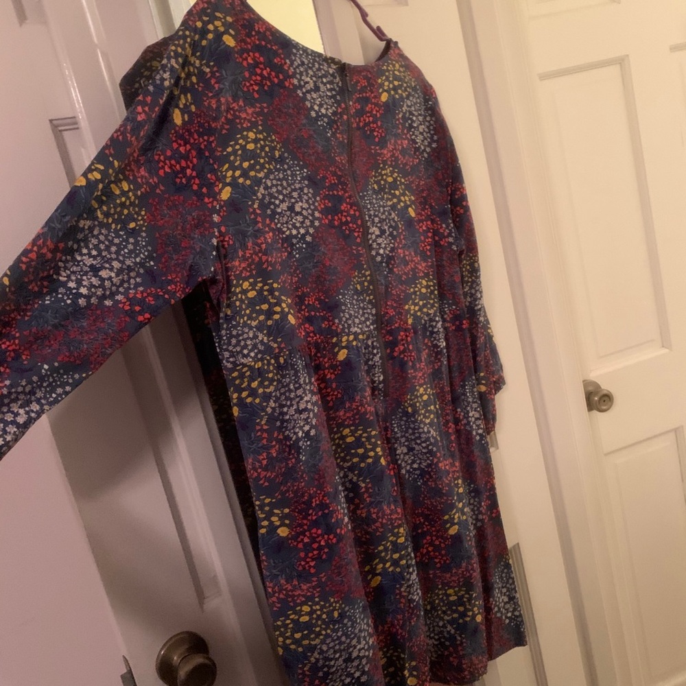 Dress - Picture 5 of 6